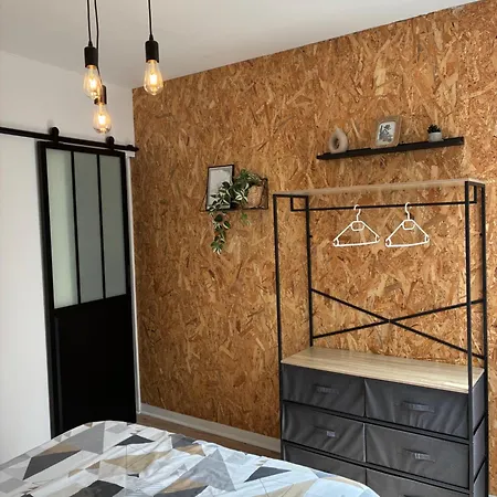 Paisible Dans Jolie Cour Interieure Апартаменти