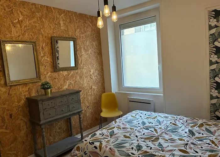 Paisible Dans Jolie Cour Interieure Apartment Caen