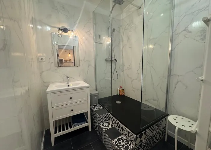 Apartment Paisible Dans Jolie Cour Interieure