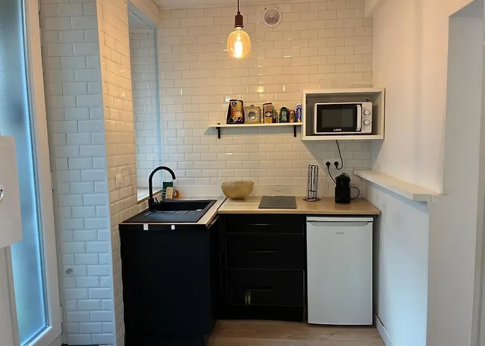 Paisible Dans Jolie Cour Interieure Apartment Caen